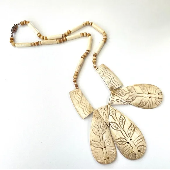 Vintage 1970s Artisan Etched Bone Statement Necklace - Picture 12 of 17